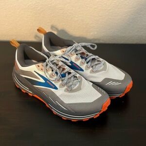 Brooks Cascadia 16 Men’s size 11.5